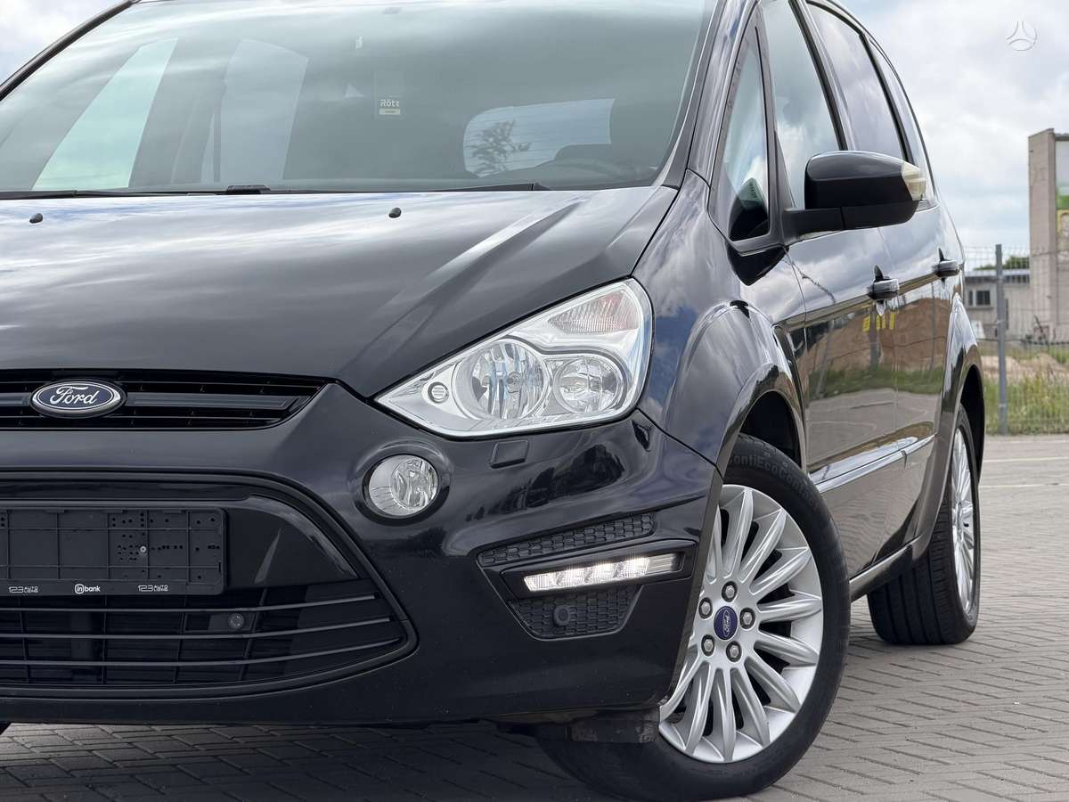 Ford S-MAX 2012 — interior