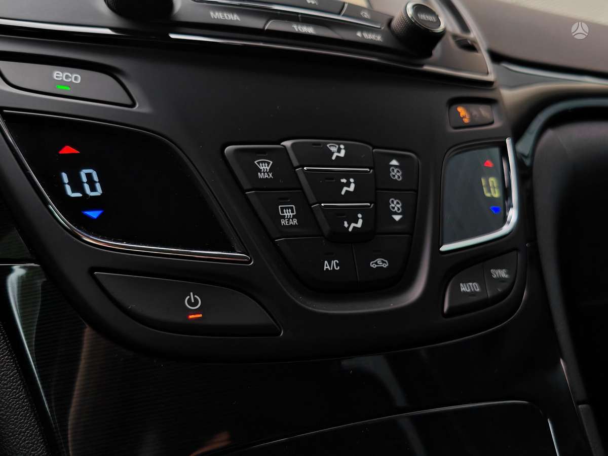Opel Insignia 2015 — photo 32