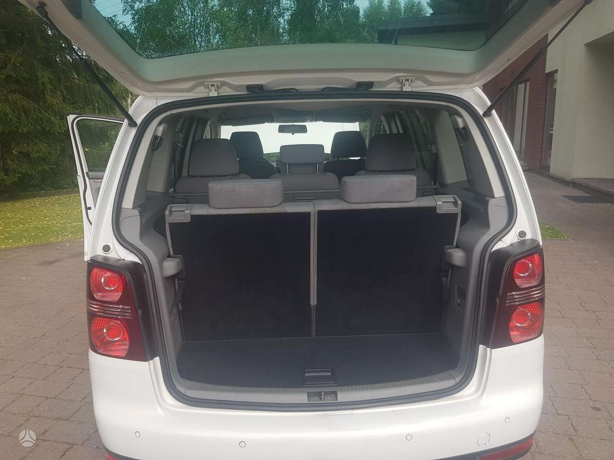 Volkswagen Touran 2008 — photo 11
