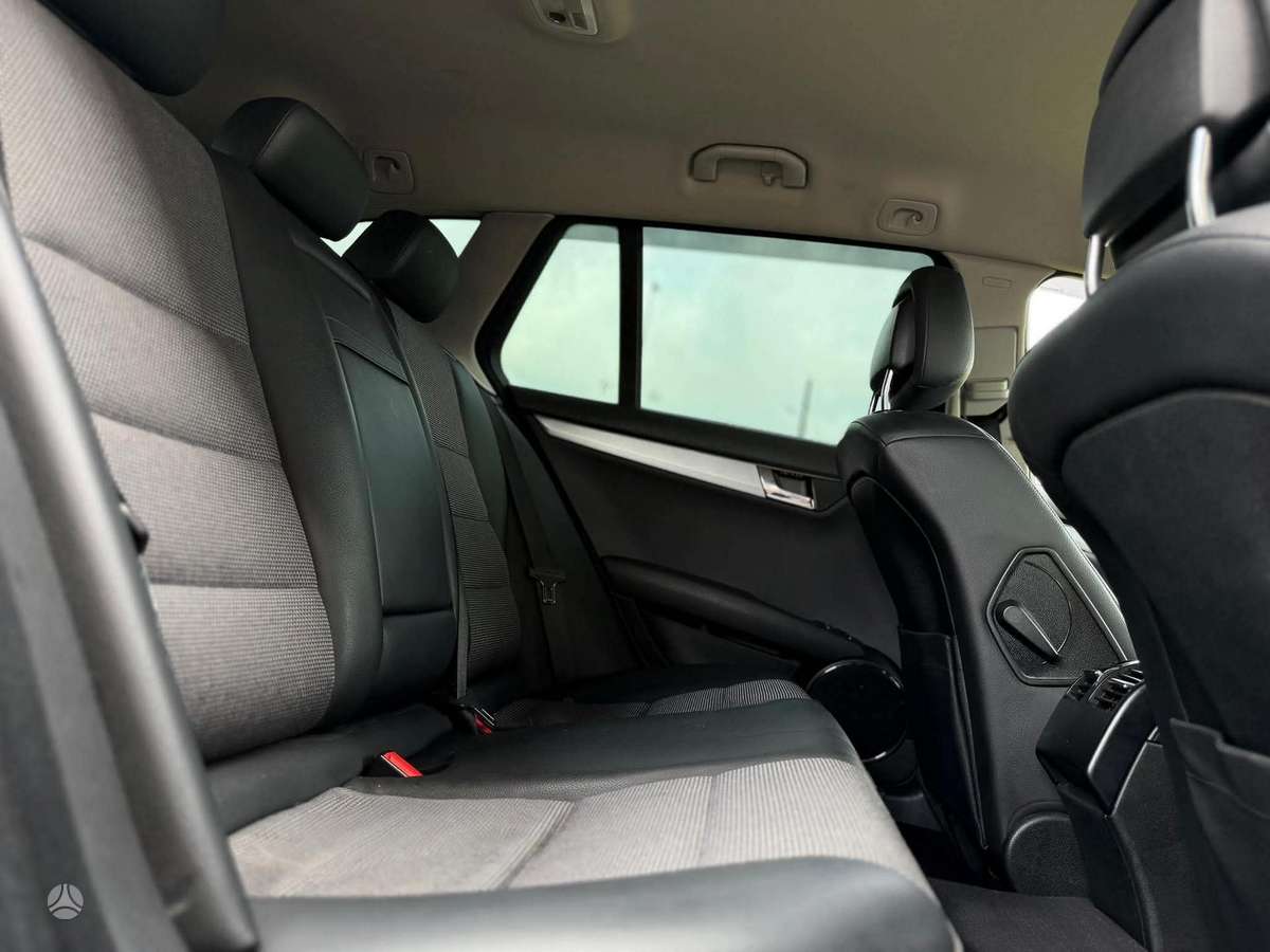 Mercedes-Benz C220 2011 — photo 14