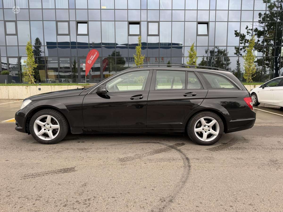 Mercedes-Benz C200 2012 — photo 11