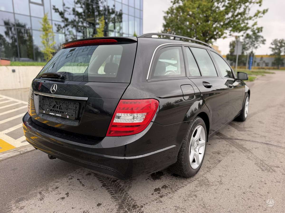 Mercedes-Benz C200 2012 — photo 8
