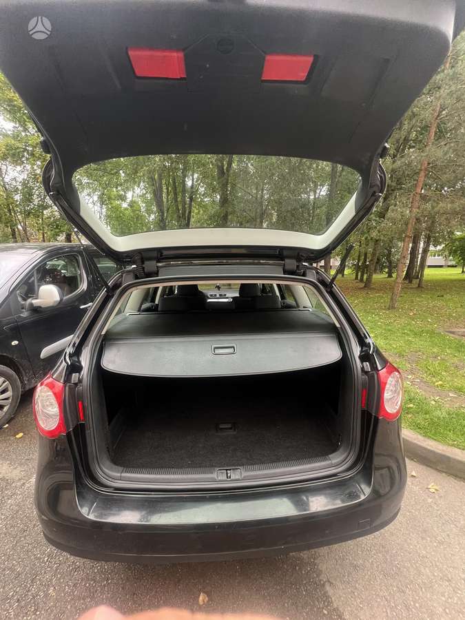 Volkswagen Passat 2009 — photo 11