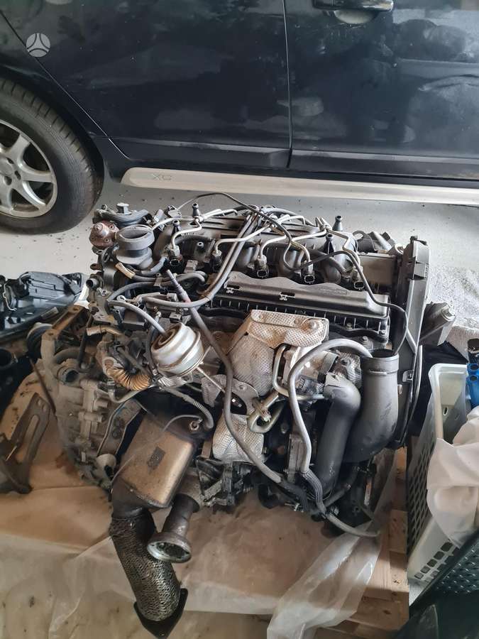 Volvo XC60 2011 — engine 2400 cm³, 205 HP (151kW)