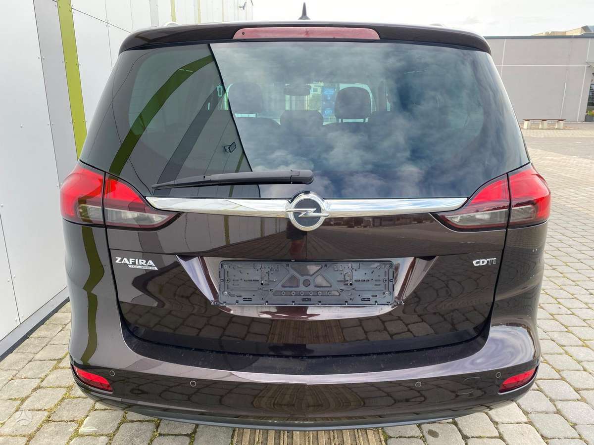 Opel Zafira 2012 — двигун 1956 cm³, 131 HP (96kW)