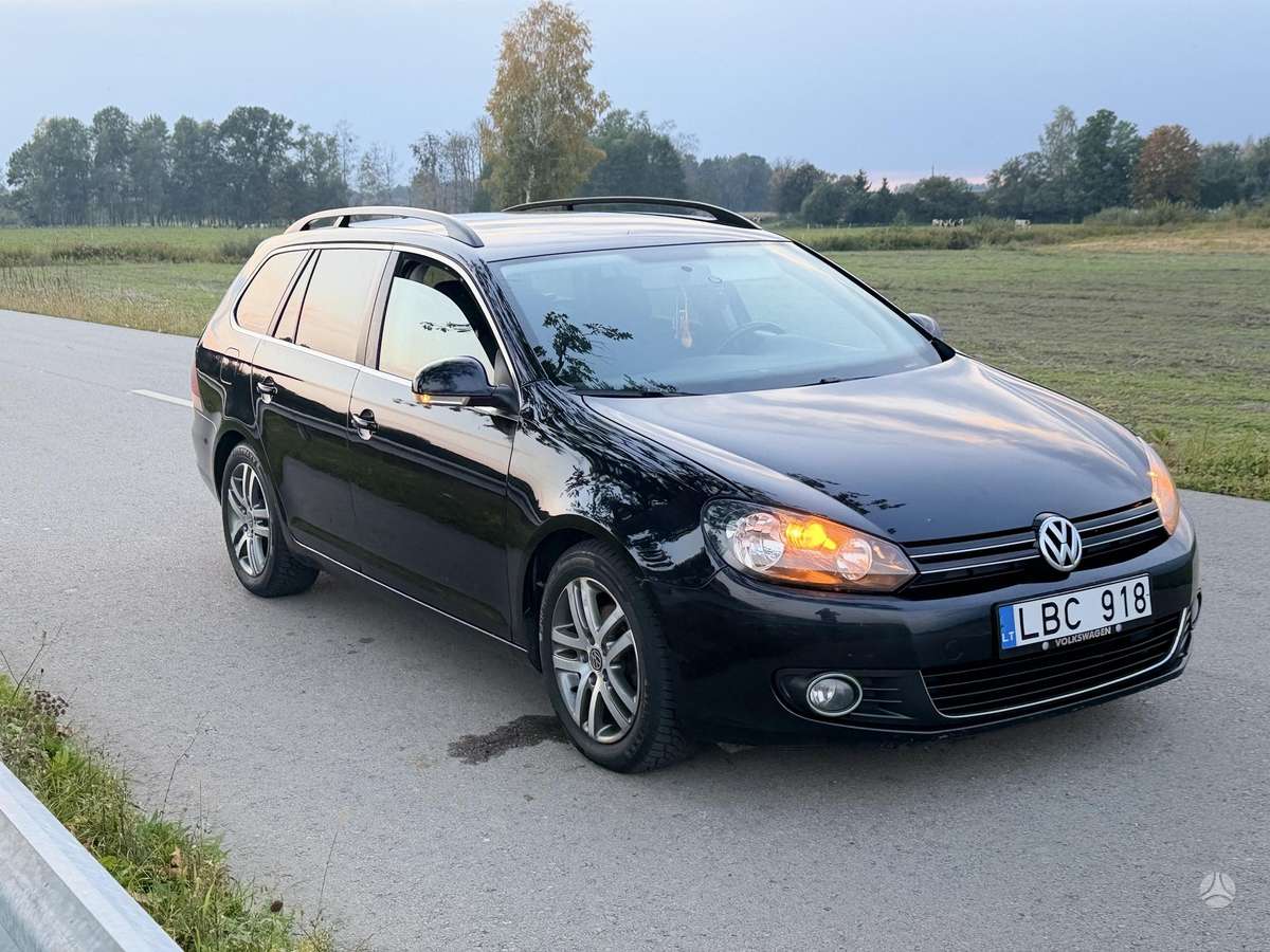 Volkswagen Golf 2011 — вигляд ззаду