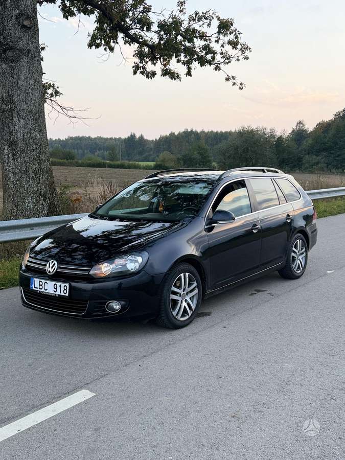 Volkswagen Golf 2011 — двигун 1598 cm³, 105 HP (77kW)