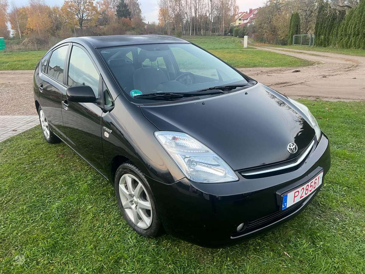 Toyota Prius 2008 — rear view