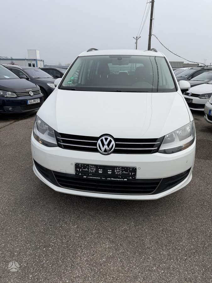 Volkswagen Sharan 2011 — вигляд ззаду