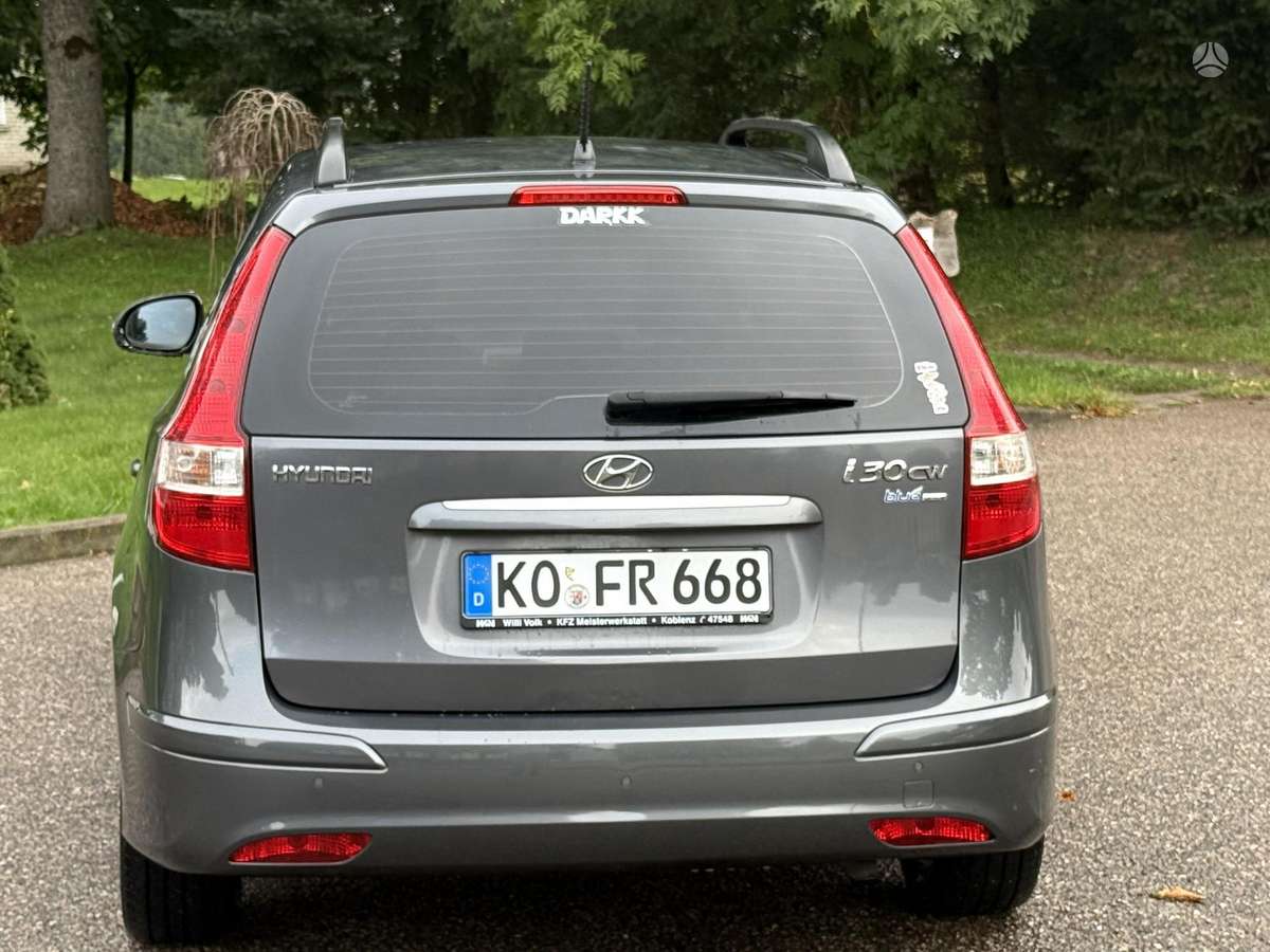 Hyundai i30 2011 — photo 10