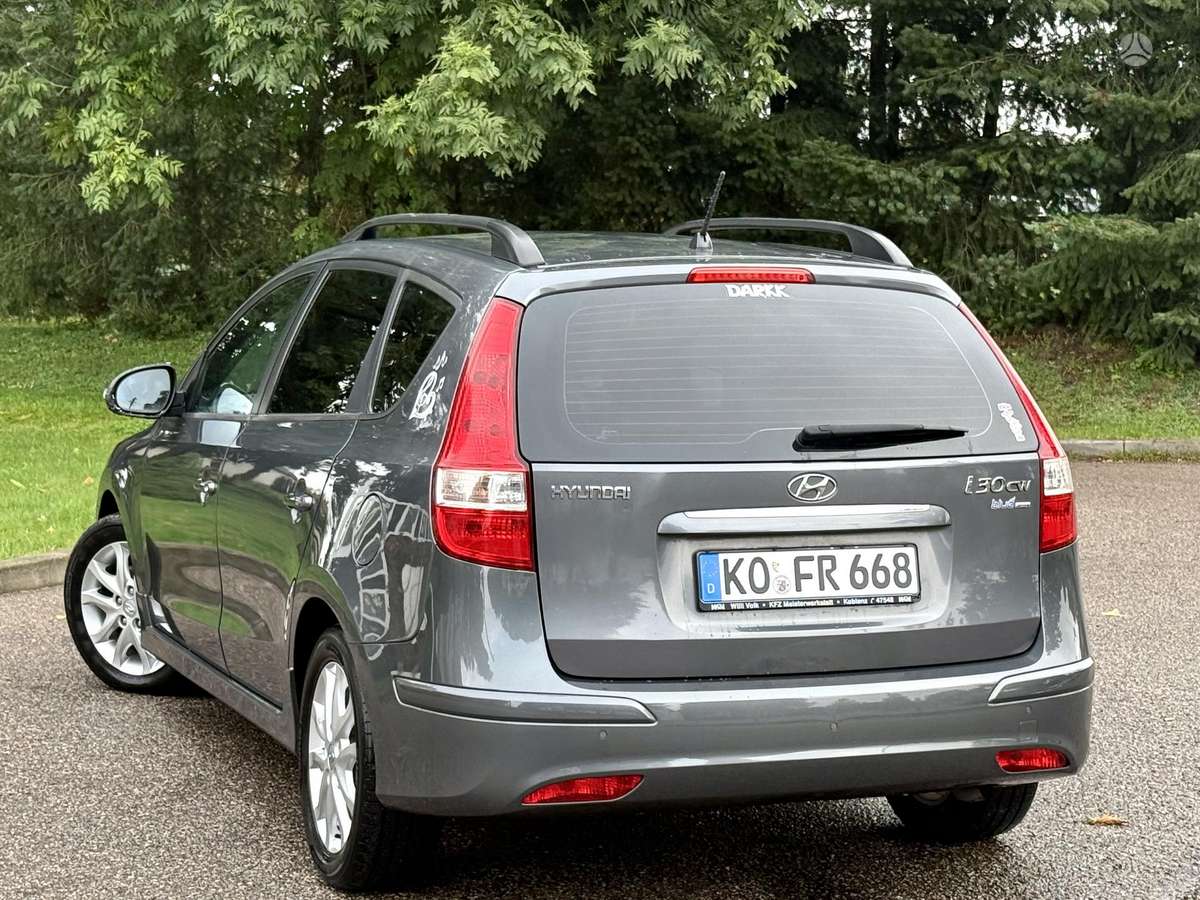 Hyundai i30 2011 — photo 11