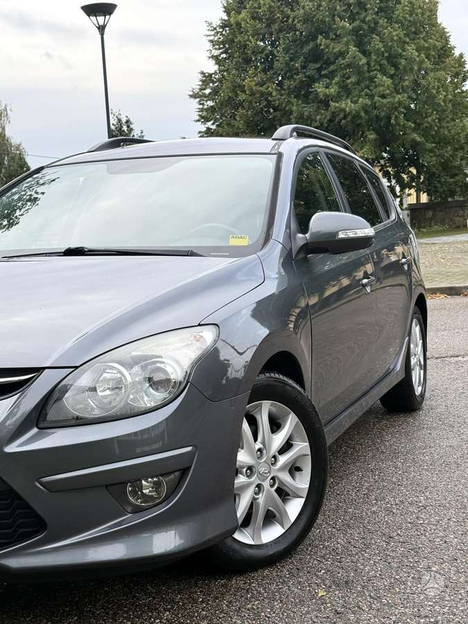 Hyundai i30 2011 — photo 12
