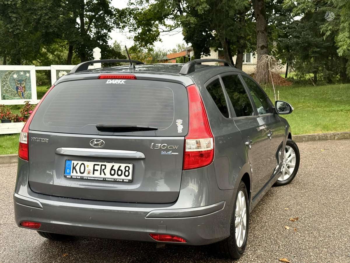 Hyundai i30 2011 — photo 13
