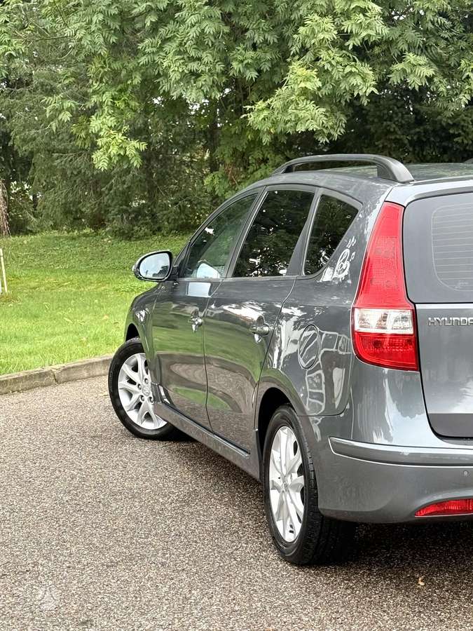 Hyundai i30 2011 — photo 14