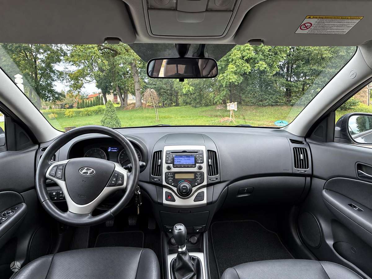 Hyundai i30 2011 — photo 16