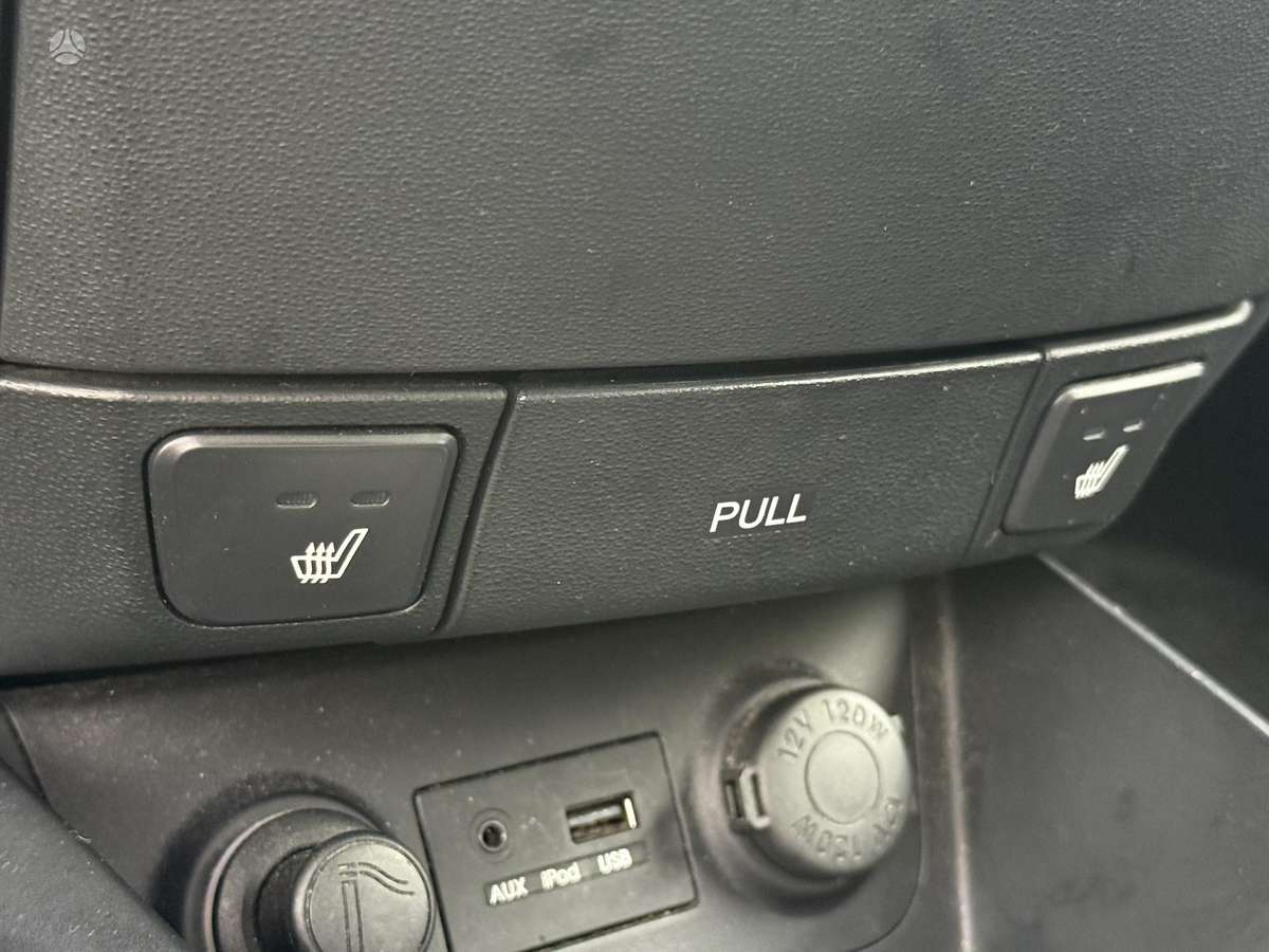 Hyundai i30 2011 — photo 22