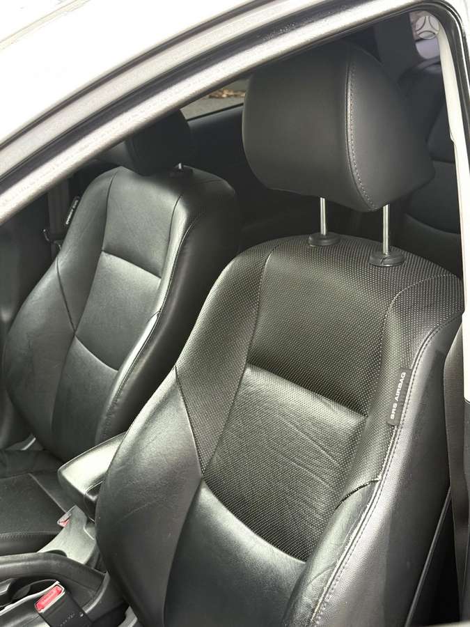 Hyundai i30 2011 — photo 23