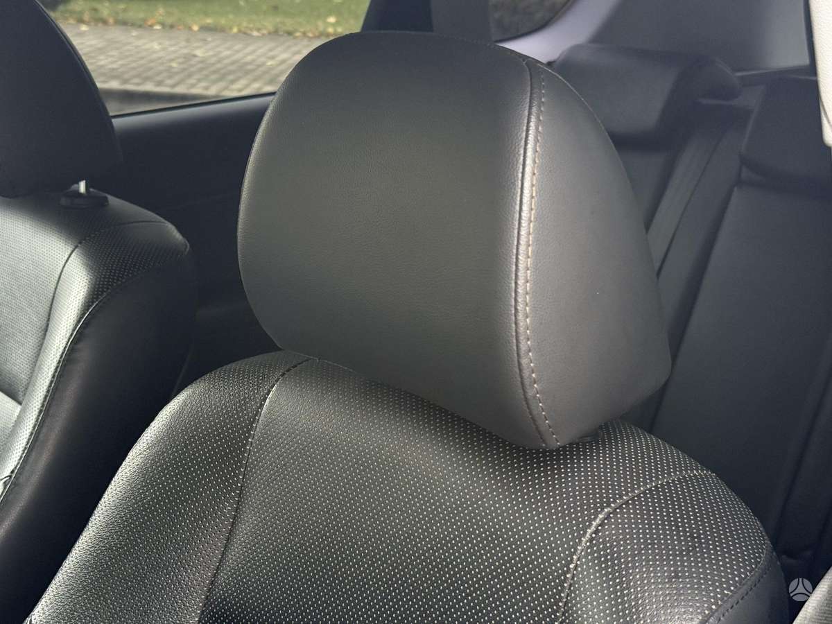 Hyundai i30 2011 — photo 24
