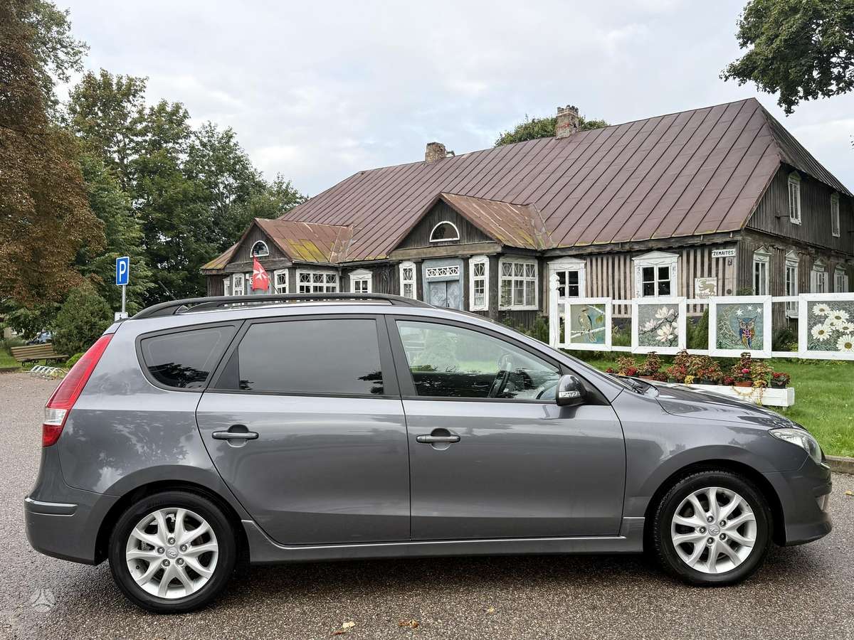 Hyundai i30 2011 — photo 29