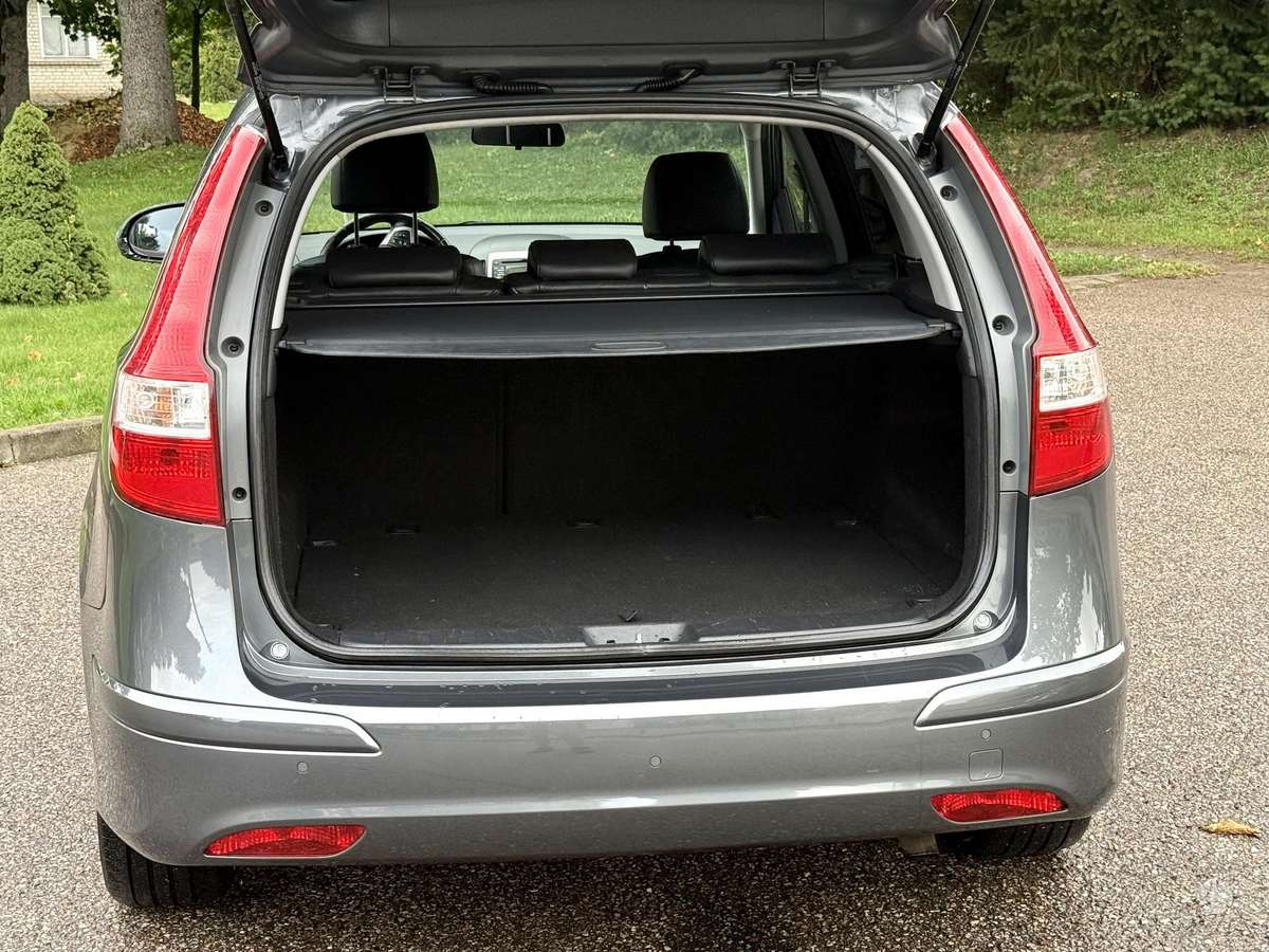 Hyundai i30 2011 — photo 33