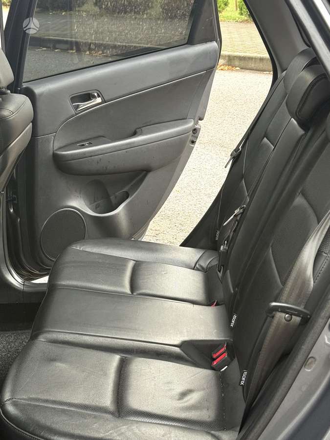 Hyundai i30 2011 — photo 35