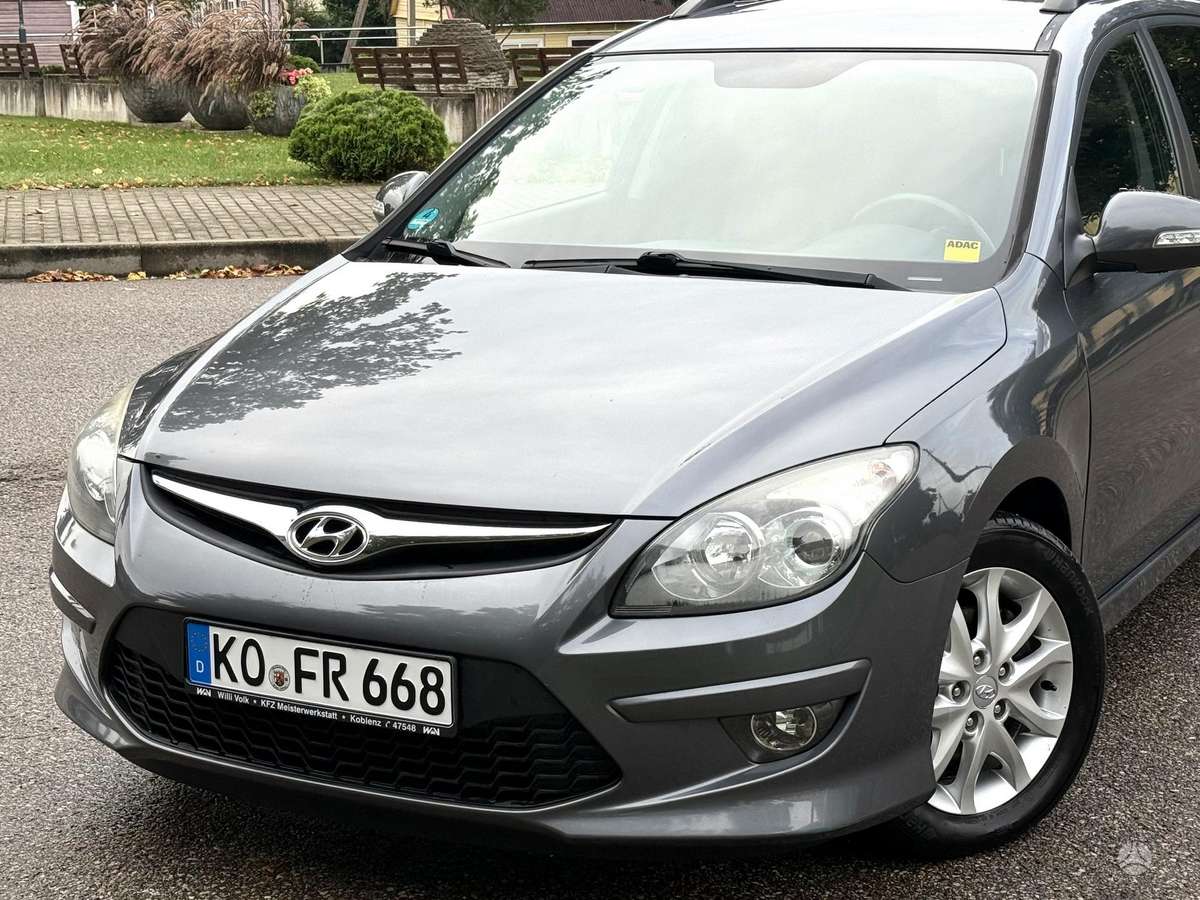 Hyundai i30 2011 — engine 1582 cm³, 116 HP (85kW)