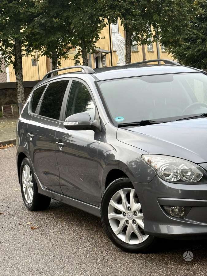 Hyundai i30 2011 — photo 7