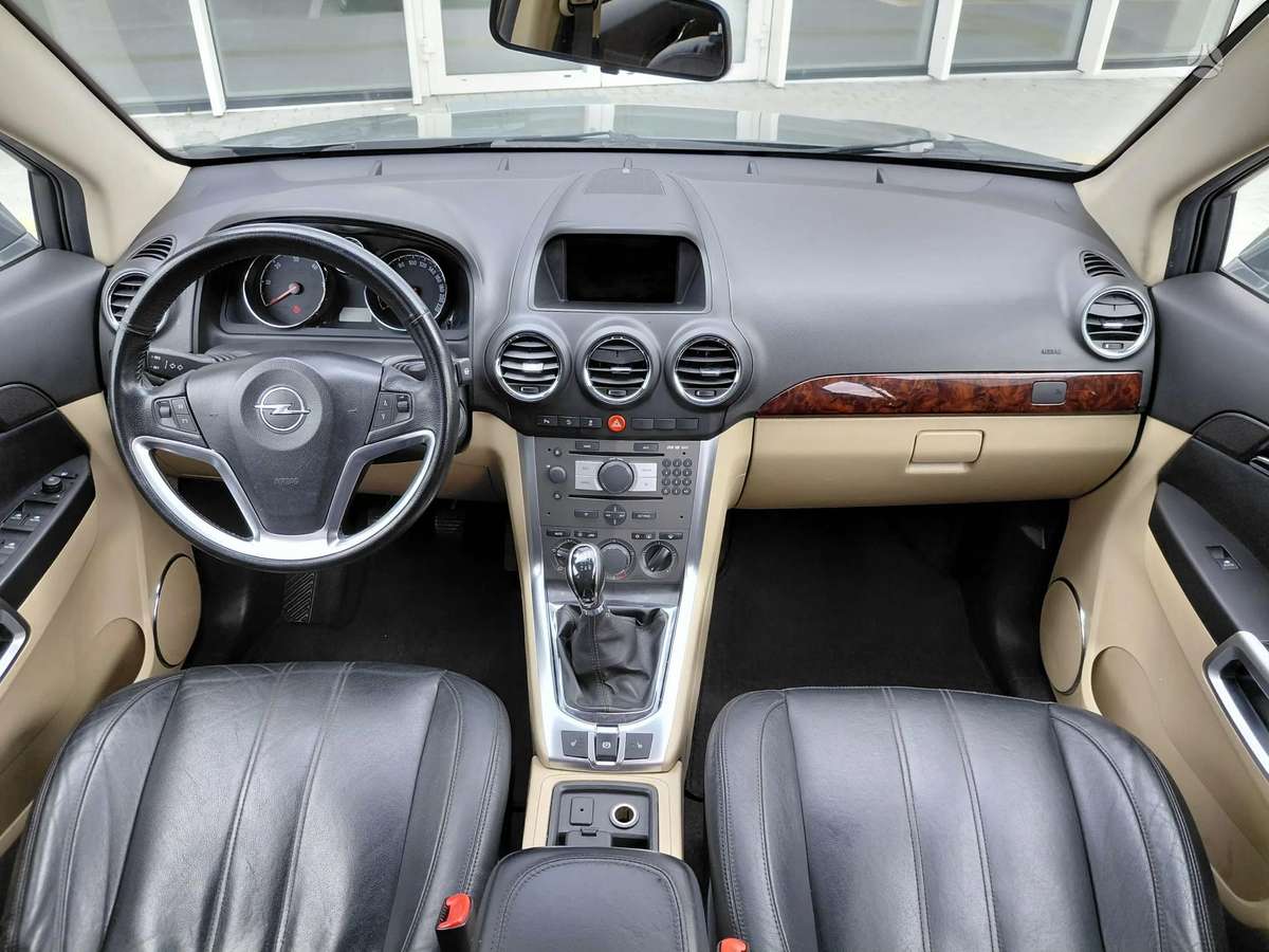 Opel Antara 2011 — photo 11