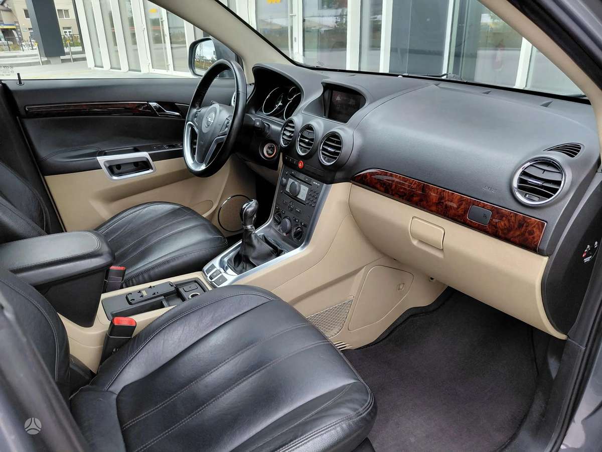 Opel Antara 2011 — photo 12
