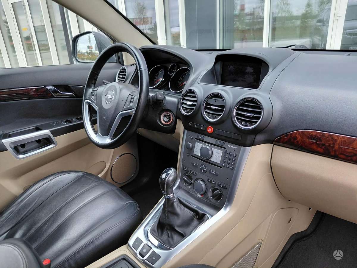 Opel Antara 2011 — photo 13