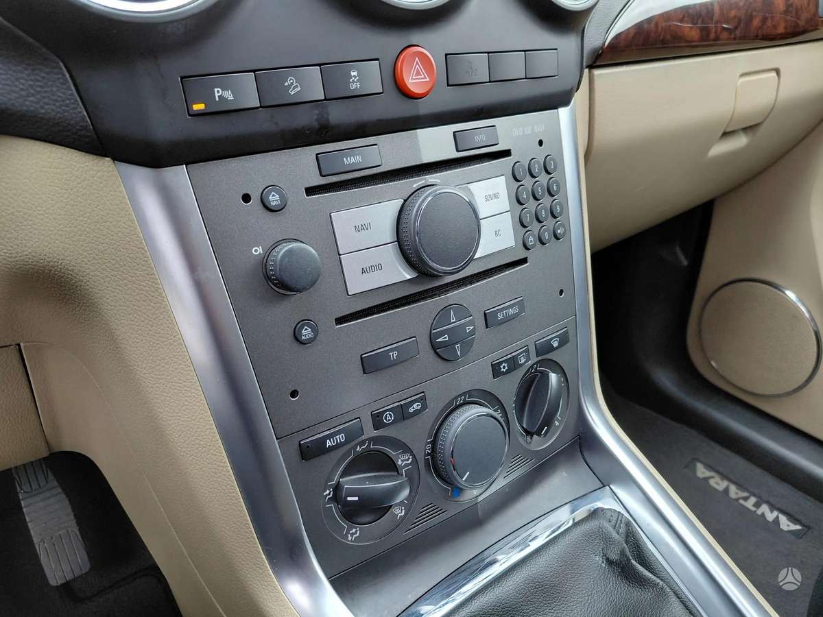 Opel Antara 2011 — photo 15
