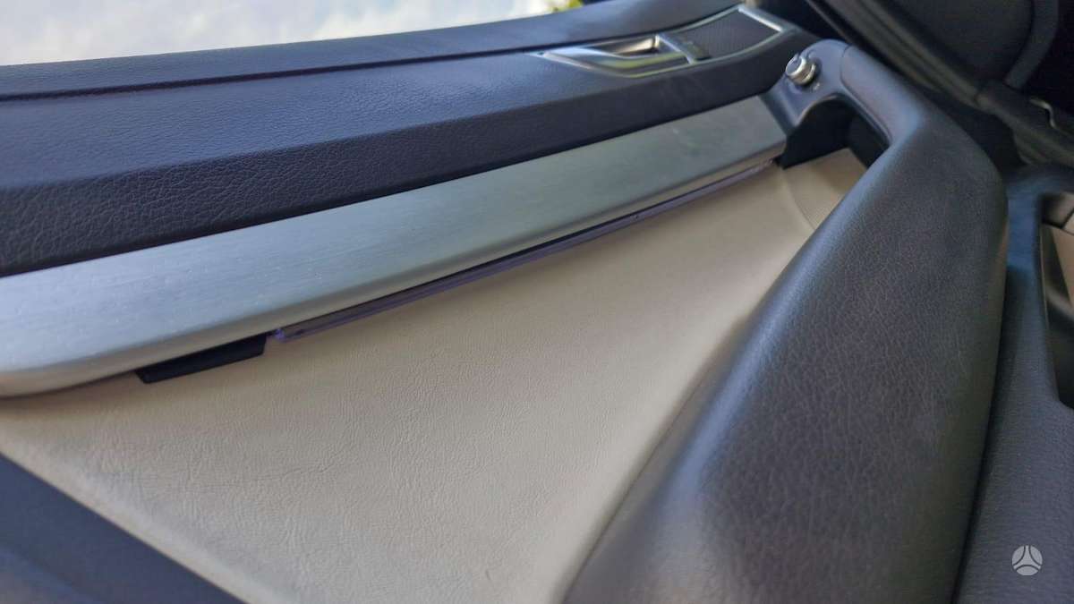 Audi A6 2010 — photo 13