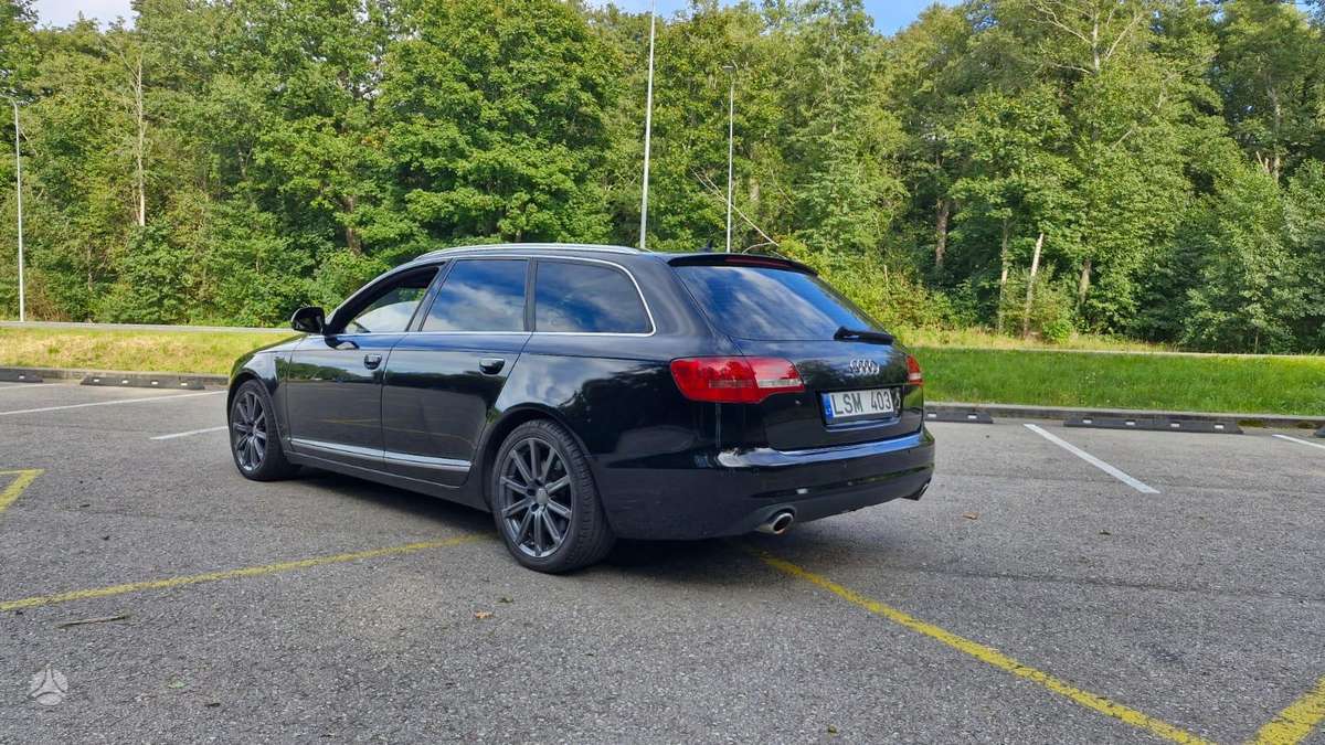 Audi A6 2010 — interior