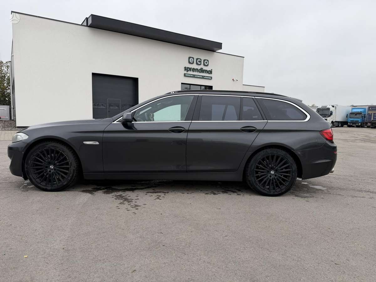 BMW 530 2011 — photo 12