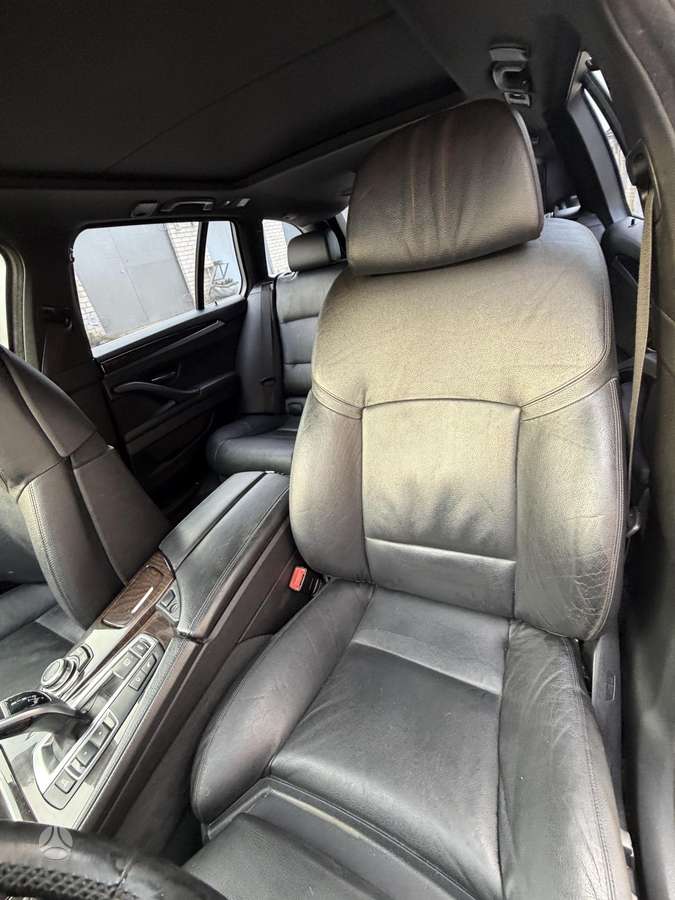 BMW 530 2011 — photo 14