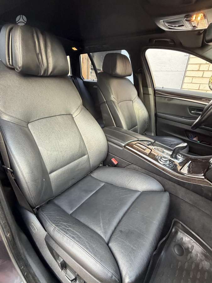 BMW 530 2011 — photo 15