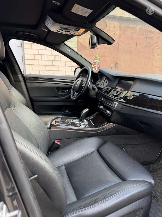 BMW 530 2011 — photo 16