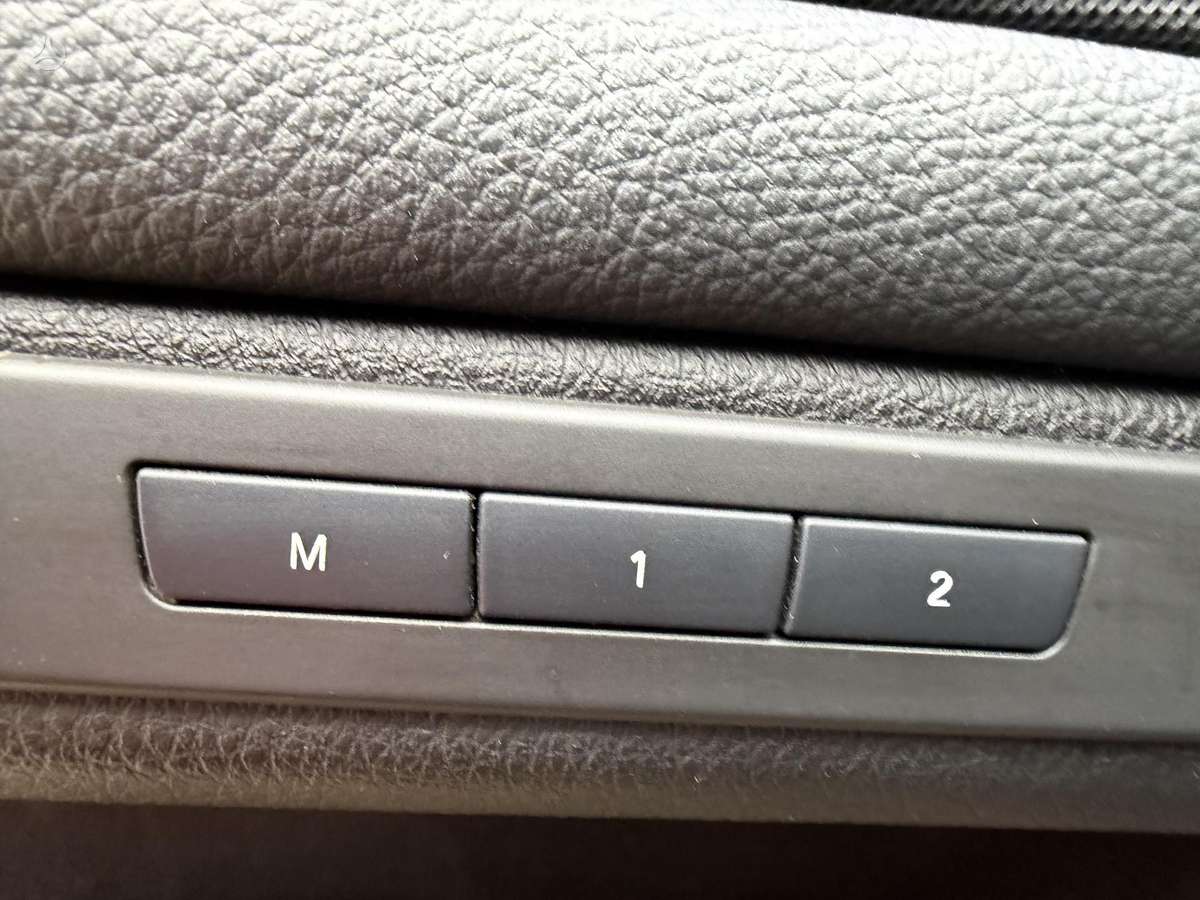 BMW 530 2011 — photo 20
