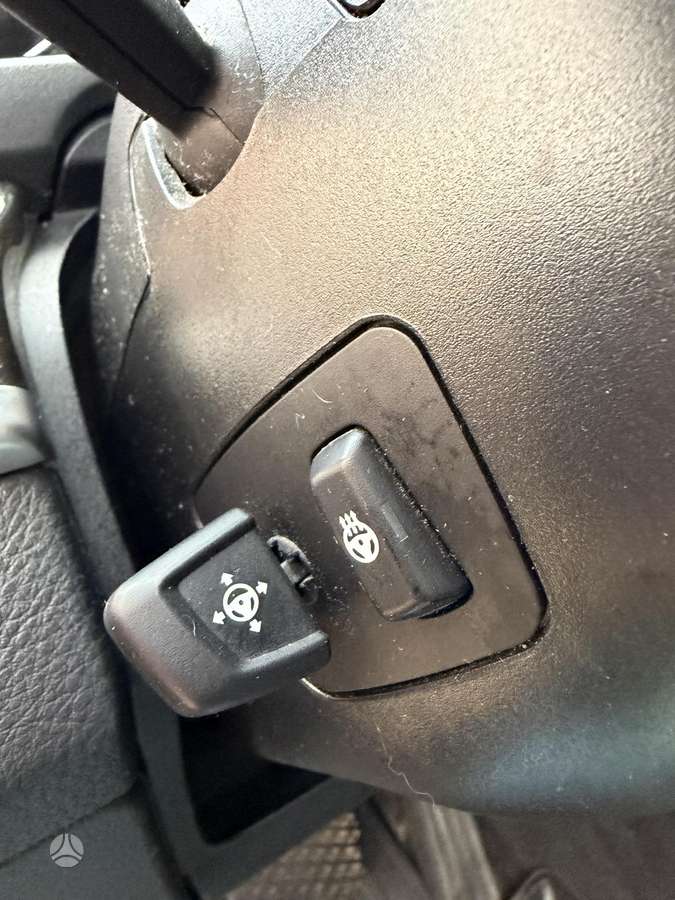 BMW 530 2011 — photo 21