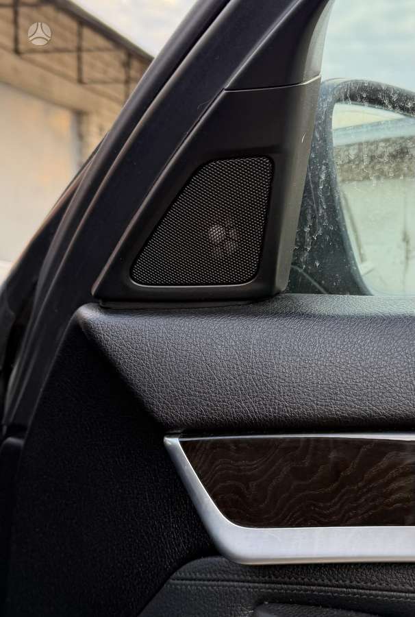 BMW 530 2011 — photo 23