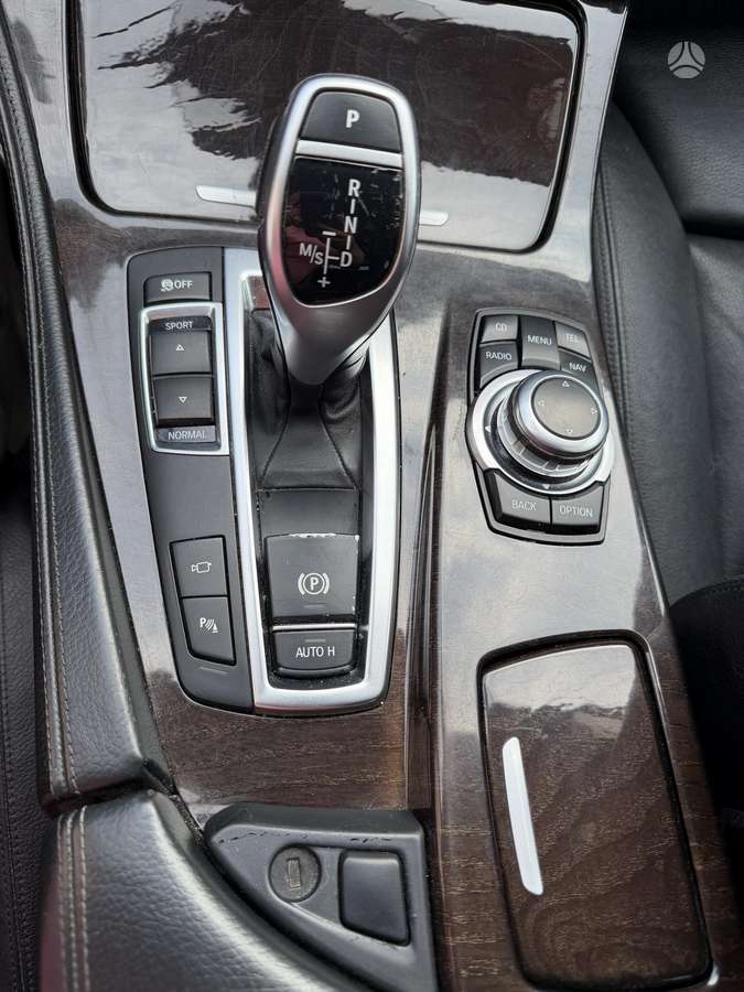 BMW 530 2011 — photo 24