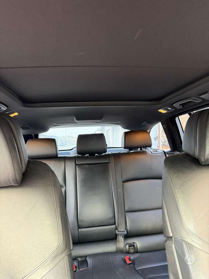BMW 530 2011 — photo 27