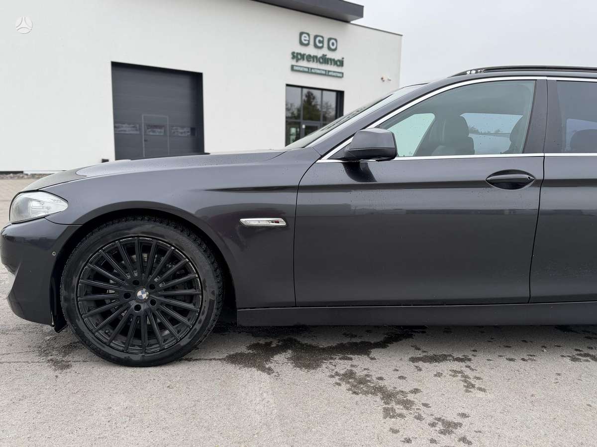 BMW 530 2011 — photo 7