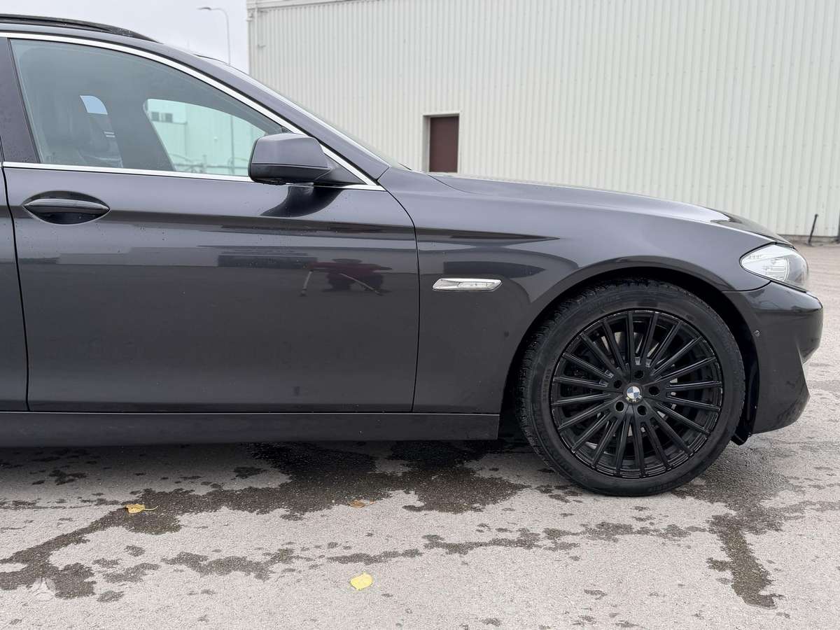 BMW 530 2011 — photo 9