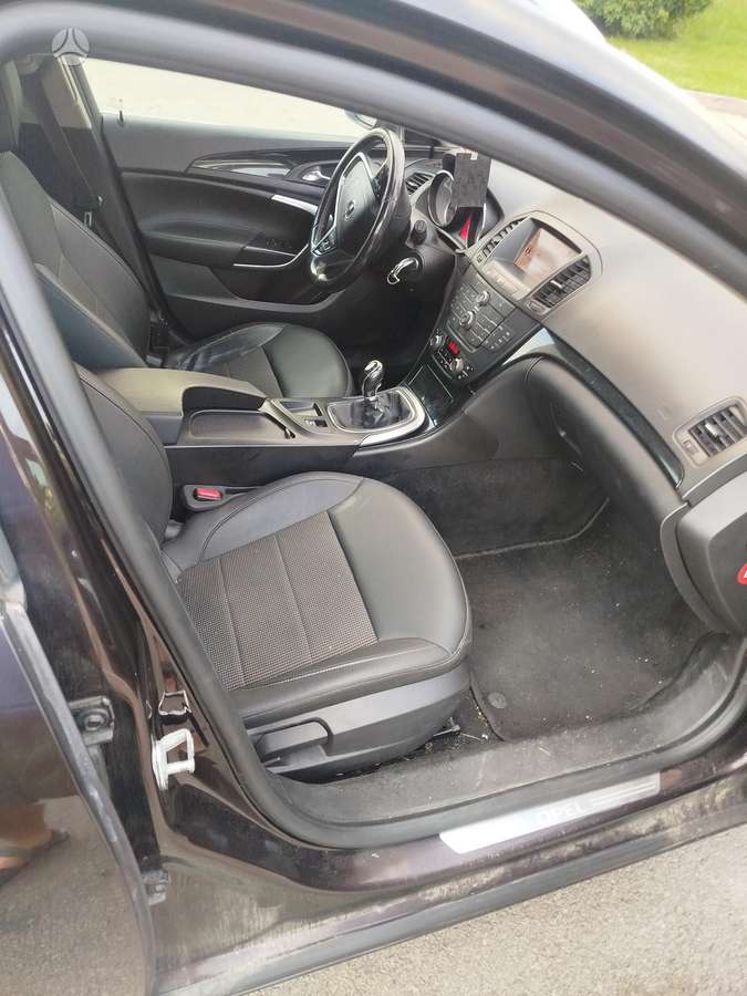 Opel Insignia 2012 — photo 10