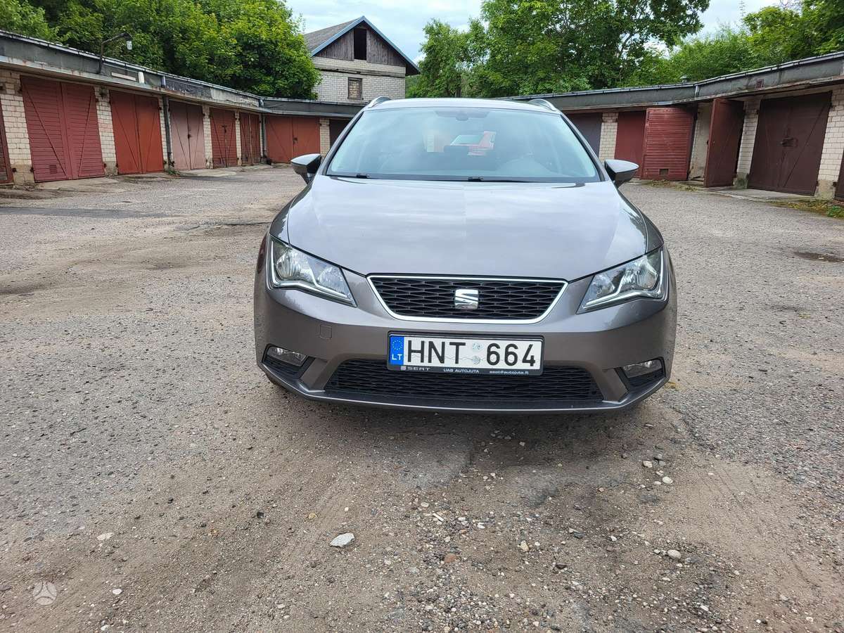 Seat Leon 2015 — вигляд ззаду