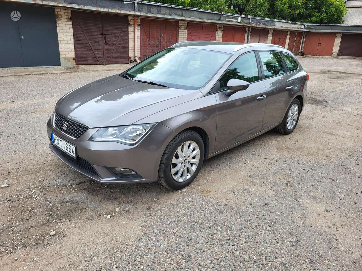 Seat Leon 2015 — салон