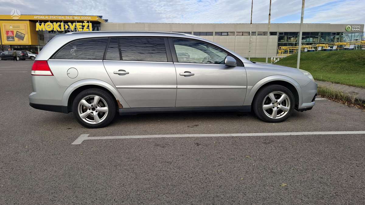 Opel Vectra 2009 — салон
