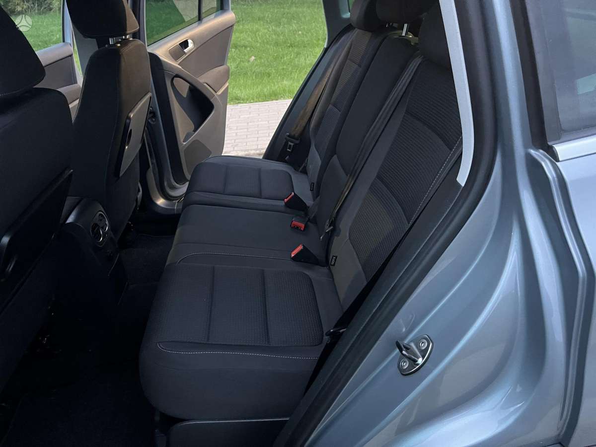 Volkswagen Tiguan 2010 — photo 24
