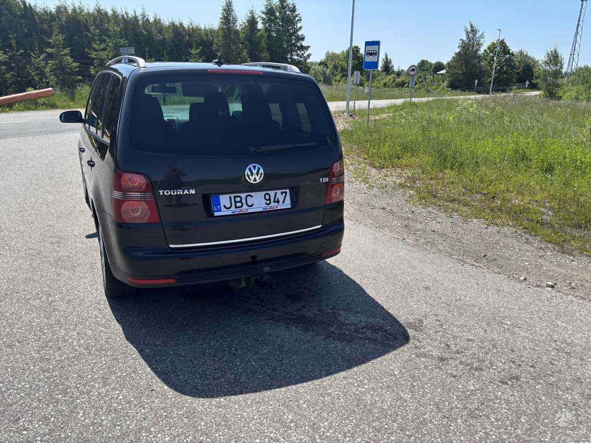 Volkswagen Touran 2007 — rear view